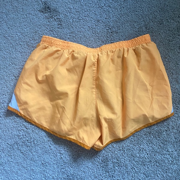 Nike shorts - size L - Picture 3 of 5